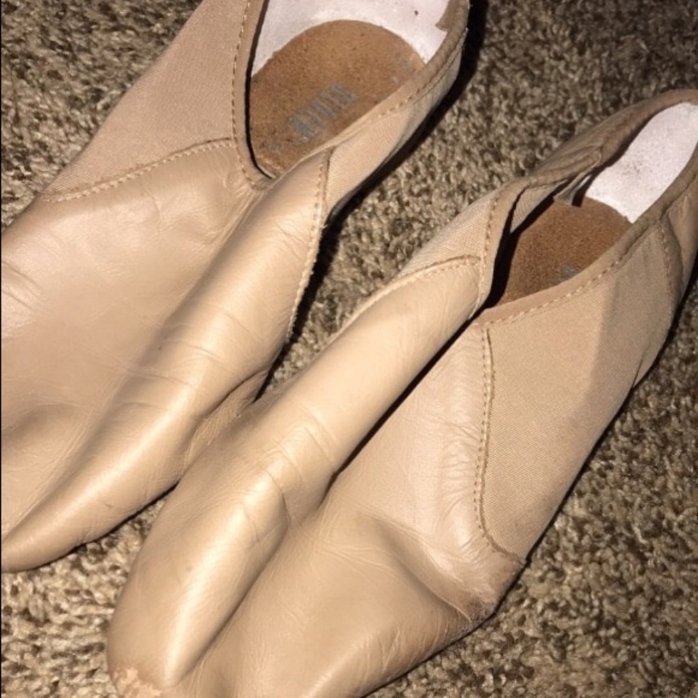 Nude tan jazz shoes